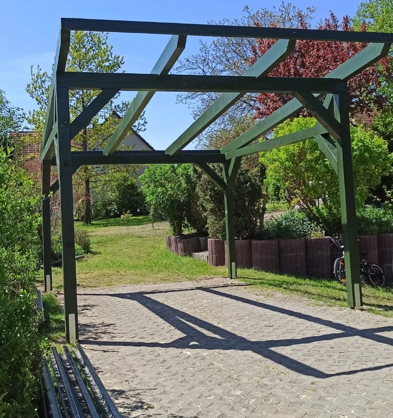 Solar Carport Bausatz aus Holz mit Glas-Glas Modulen
